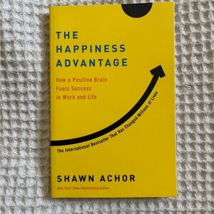 The Happiness Advantage by Shawn Achor - Paperback book